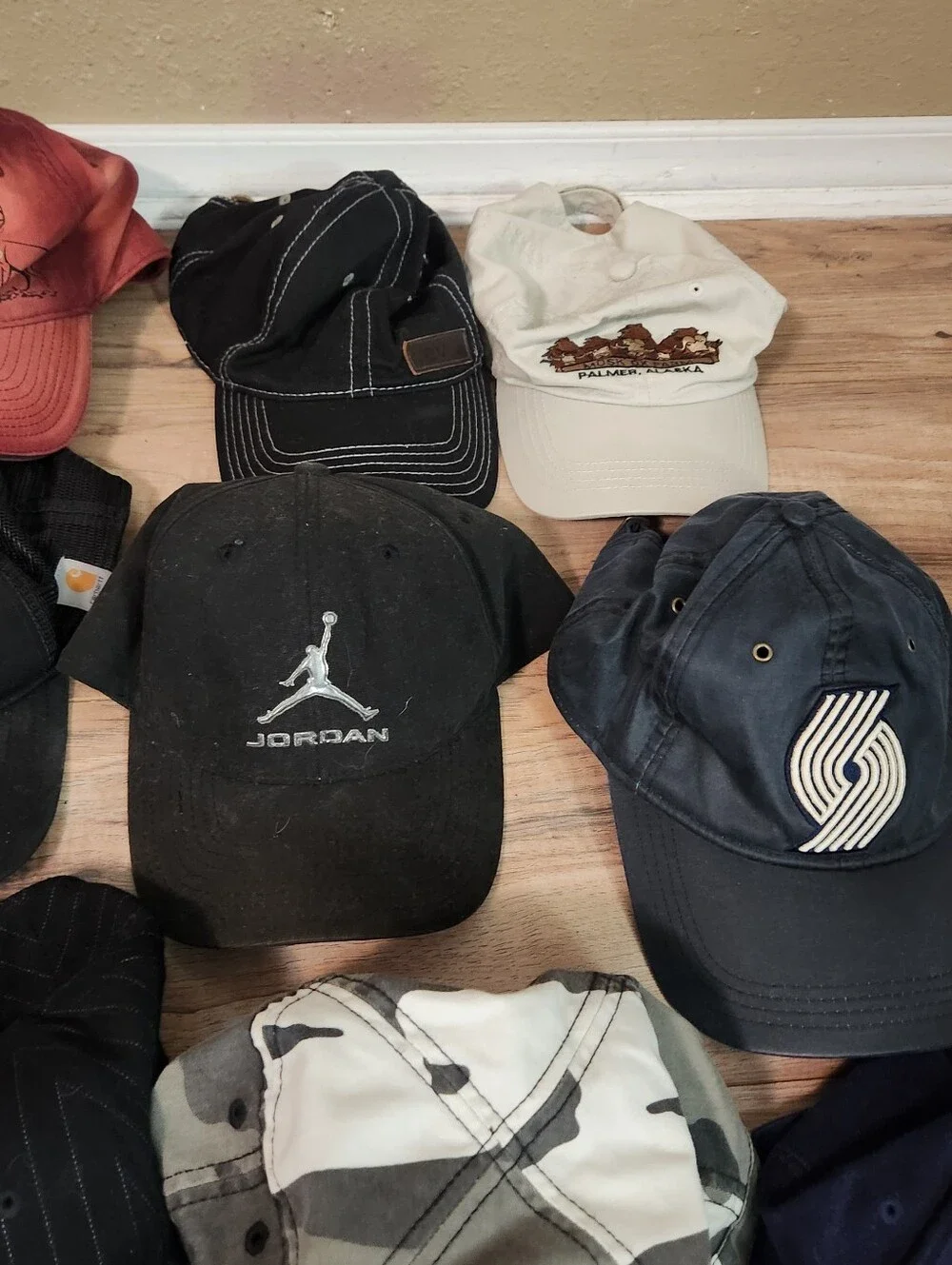 24 LOT of Mens Baseball Hats Random